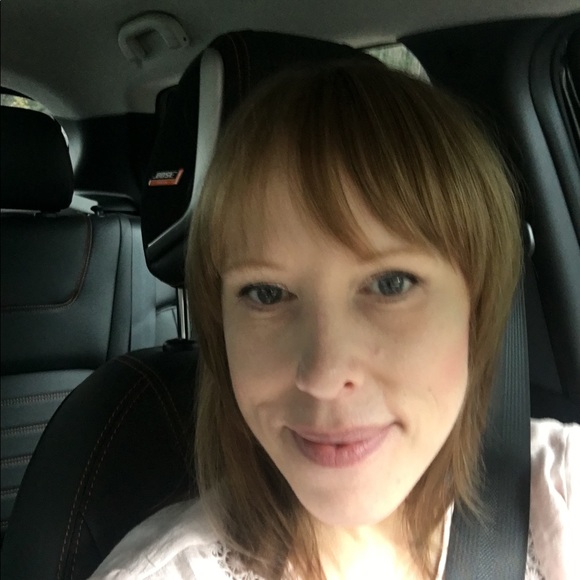 Meet your Posher, Michelle - Picture 3 of 9